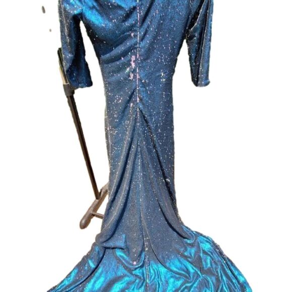 Kevan Hall iridescent sequin gown with train - Picture 2 of 16